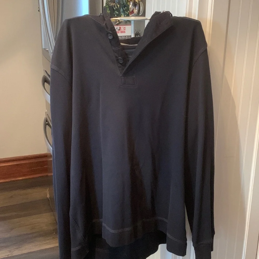 Banana republic men’s 3 button‎ heavy hoodie. Worn once